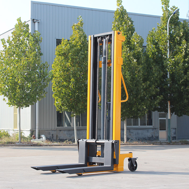 手动托盘堆垛机