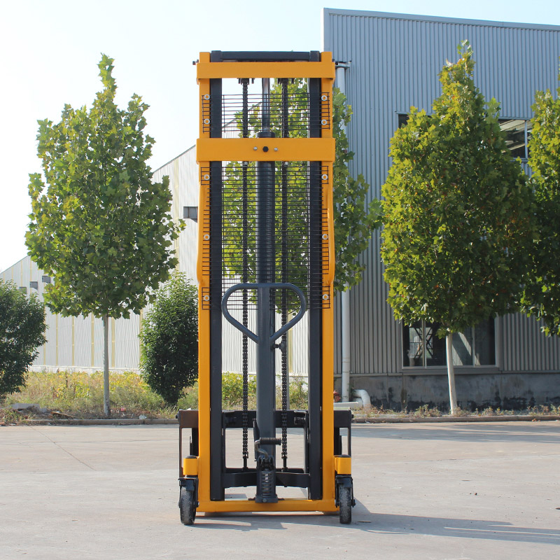 手动托盘堆垛机