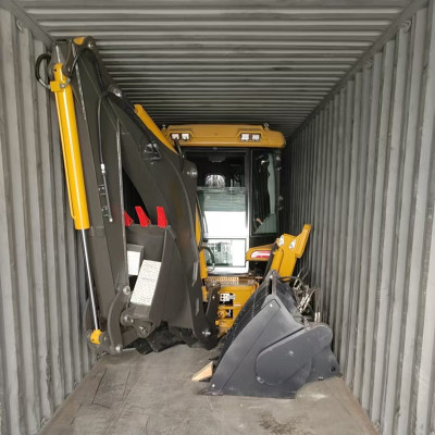 SAAO WZ388 挖掘装载机在墨西哥农村道路维护中